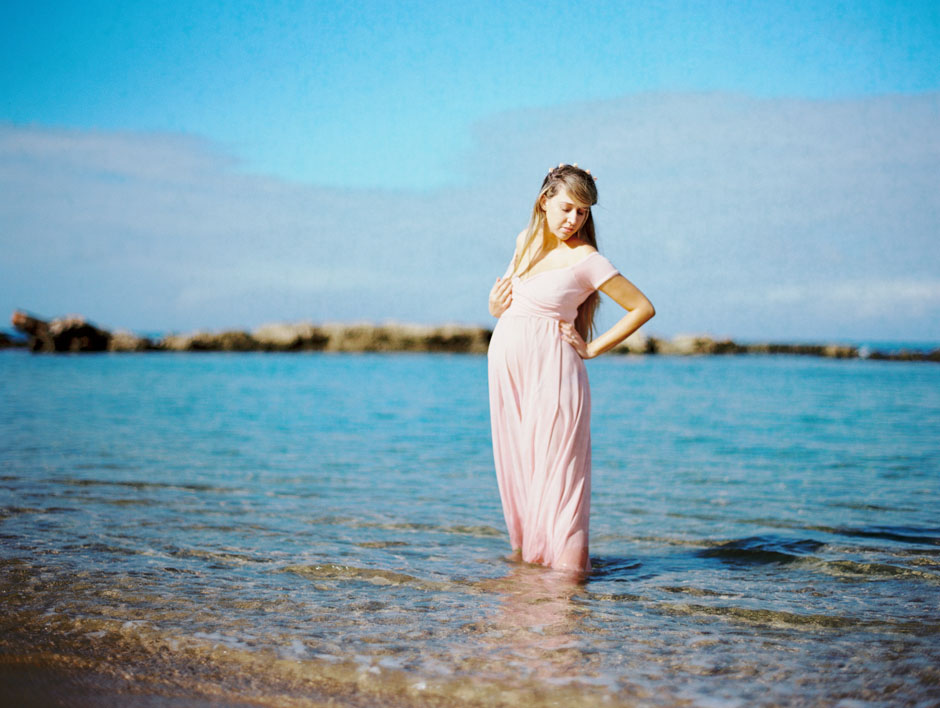 Kauai Island Babymoon {Kauai, Hawaii Underwater Maternity Photography